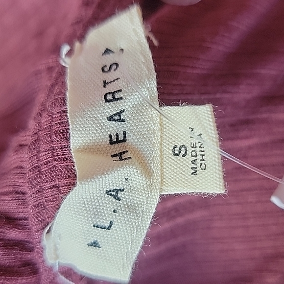 LA Hearts off the shoulder crop top/size S. - Picture 3 of 10